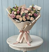 Букет цветов из:  Розы и Лизиантусы в Ивантеевке