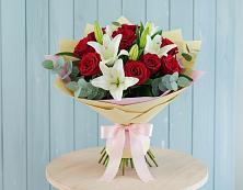 Букет цветов из:  Лилии и Розы в Ивантеевке