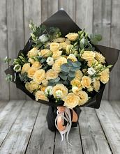 Букет цветов из:  Розы и Лизиантусы в Ивантеевке
