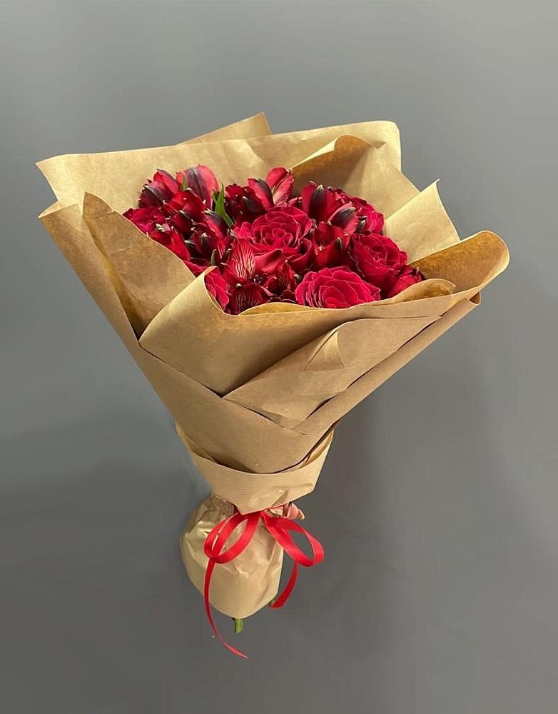 Букет цветов из: Альстромерии и Розы в Ивантеевке