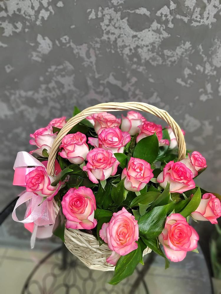 Цветочная композиция из Розы в корзине в Ивантеевке