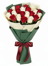 Букет Микс из красных и белых роз #REPLACE_PRED# Ивантеевке