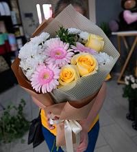 Букет цветов из:  Герберы, Розы и Хризантемы в Ивантеевке