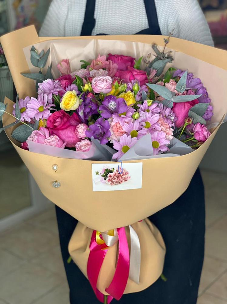 Букет цветов из: Хризантемы, Гвоздики и Альстромерии в Ивантеевке