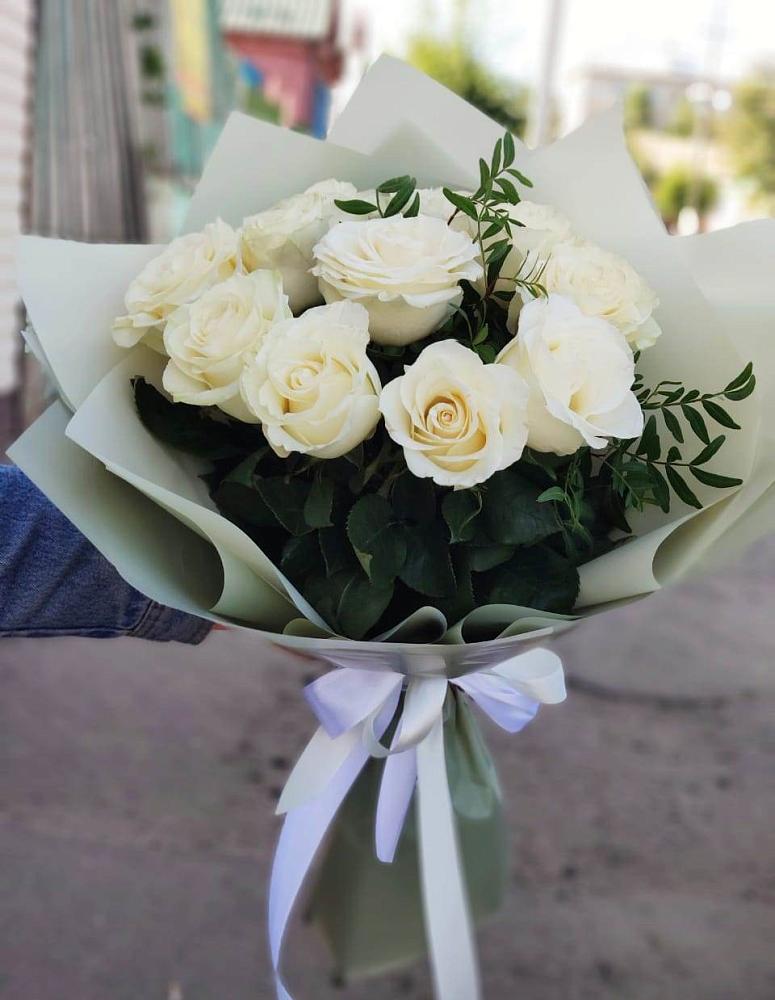 Букет Белые розы Проуд в Ивантеевке