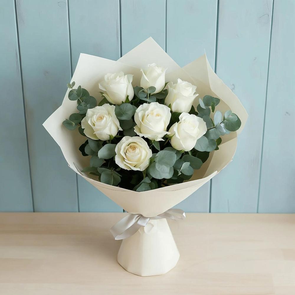 Букет Белые розы в Эвкалипте в Ивантеевке