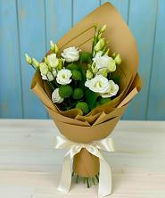 Букет цветов из:  Хризантемы и Лизиантусы в Ивантеевке