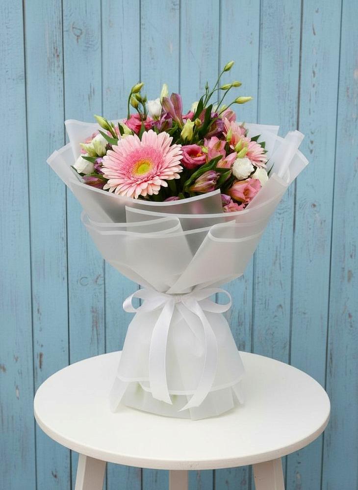 Букет цветов из: Герберы, Альстромерии и Лизиантусы в Ивантеевке