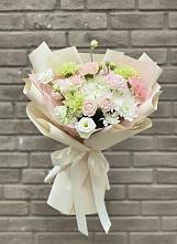 Букет цветов из:  Гвоздики, Розы, Лизиантусы и Хризантемы в Ивантеевке