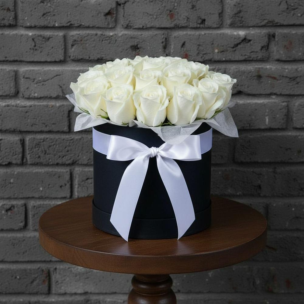 Цветочная композиция из Розы в шляпной коробке в Ивантеевке