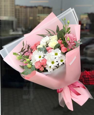 Букет цветов из: Розы, Лизиантусы и Хризантемы в Ивантеевке