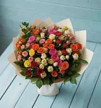 Букет Микс из разноцветных кустовых роз в Ивантеевке