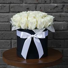 Цветочная композиция из Розы в шляпной коробке в Ивантеевке